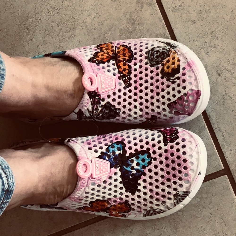 Sport Beach Shoes  With Butterfly Pattern